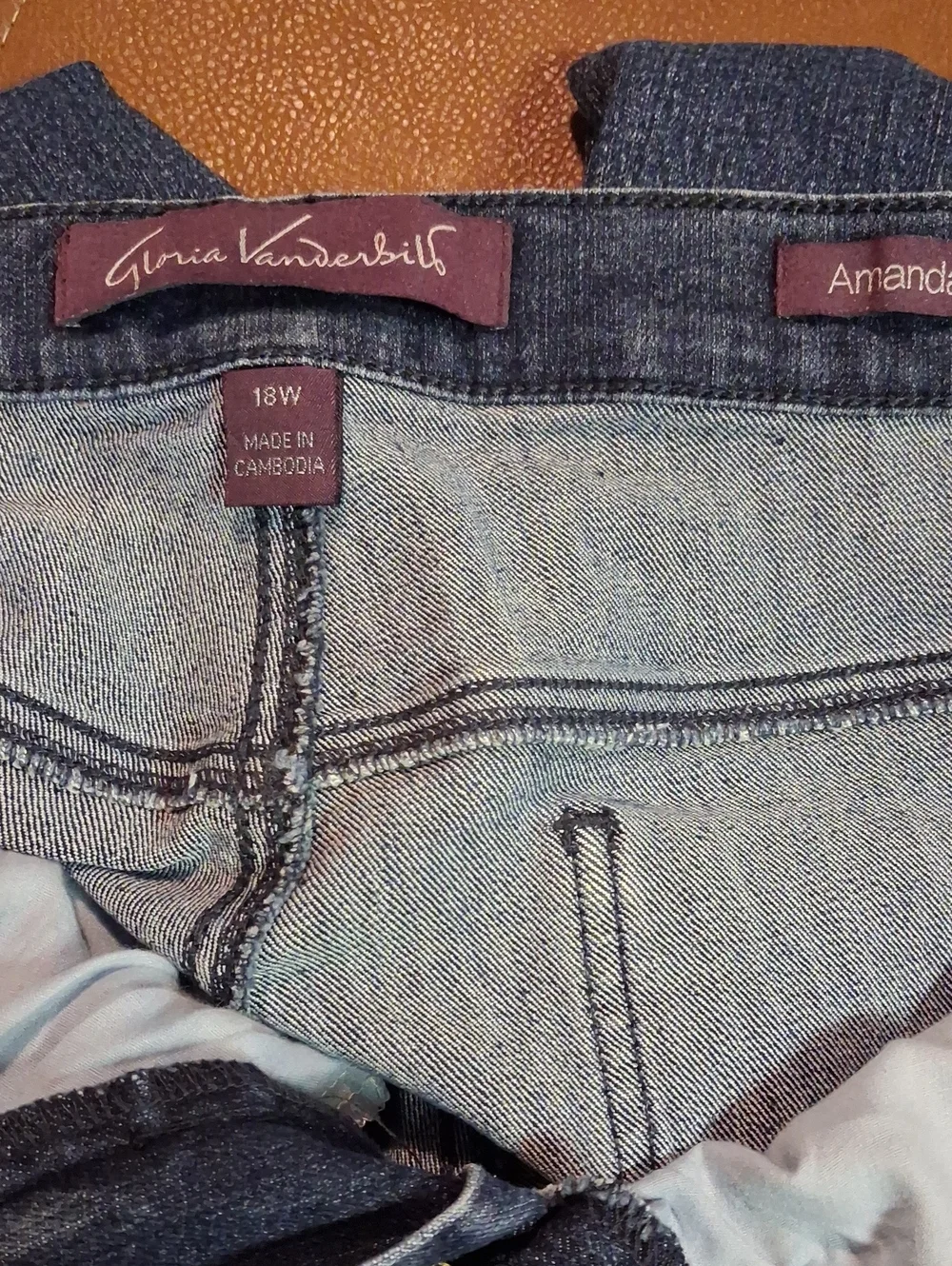 Gloria Vanderbilt ( Amanda) Women's Dark Blue Stretch Jeans.18W Short Lenght.